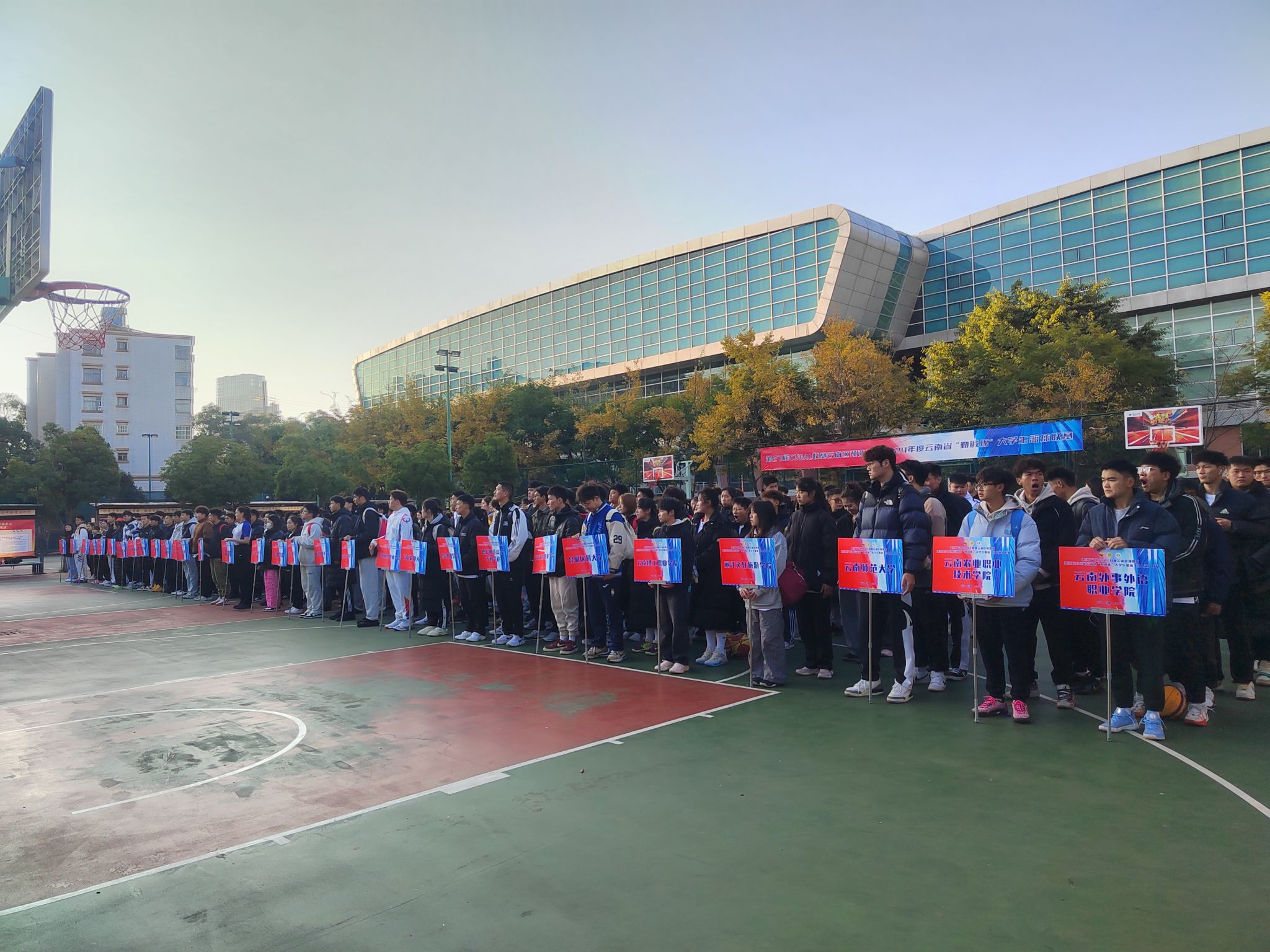 云南男篮跌跌撞撞，展望赛季渐入佳境后助攻？的简单介绍