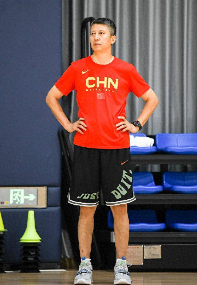 关于郭士强执教中国男篮战绩1胜11负最近11场全败的信息