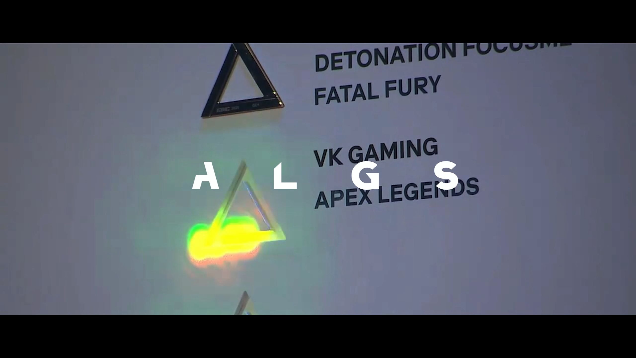 VKG鏖战九局登顶利雅得，斩获电竞世界杯APEX项目冠军！