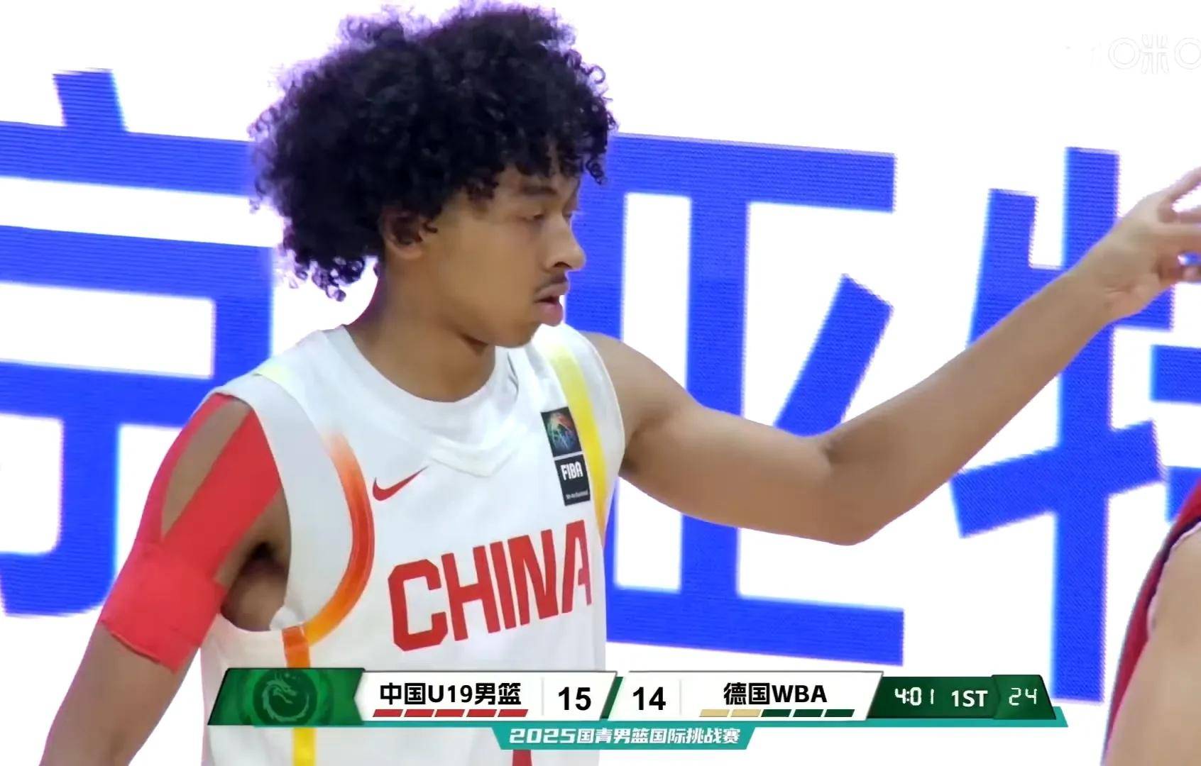 星空体育全站-难绷！中国男篮出现23次失误全队只有9次助攻